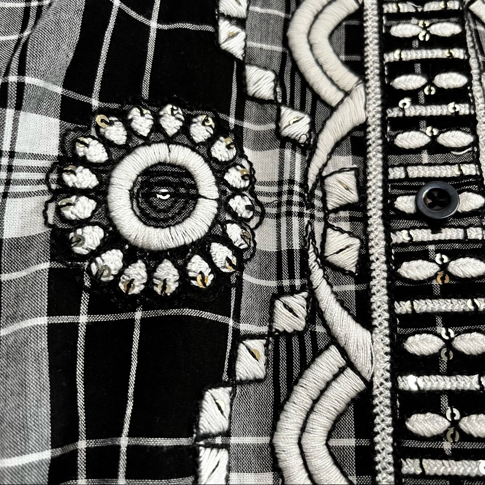 Pilcro Embroidered Black Plaid Top Small - Picture 2 of 7